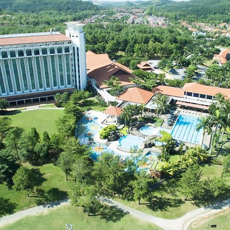 Nilai Springs Resort Hotel Exterior photo