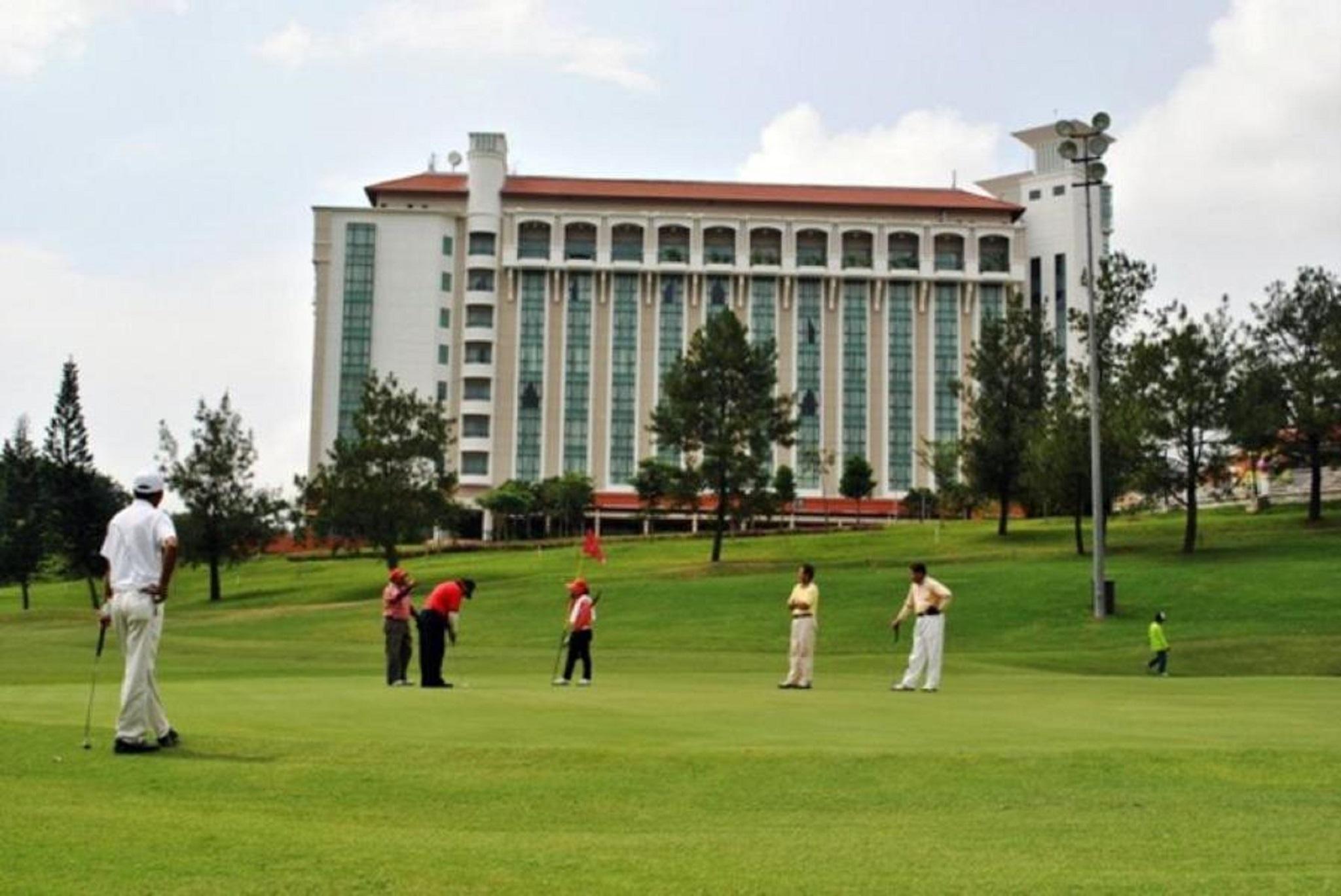 Nilai Springs Resort Hotel Exterior photo