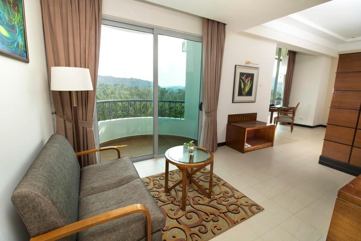 Nilai Springs Resort Hotel Exterior photo