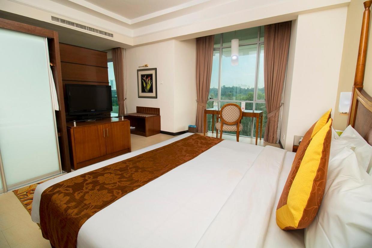 Nilai Springs Resort Hotel Exterior photo