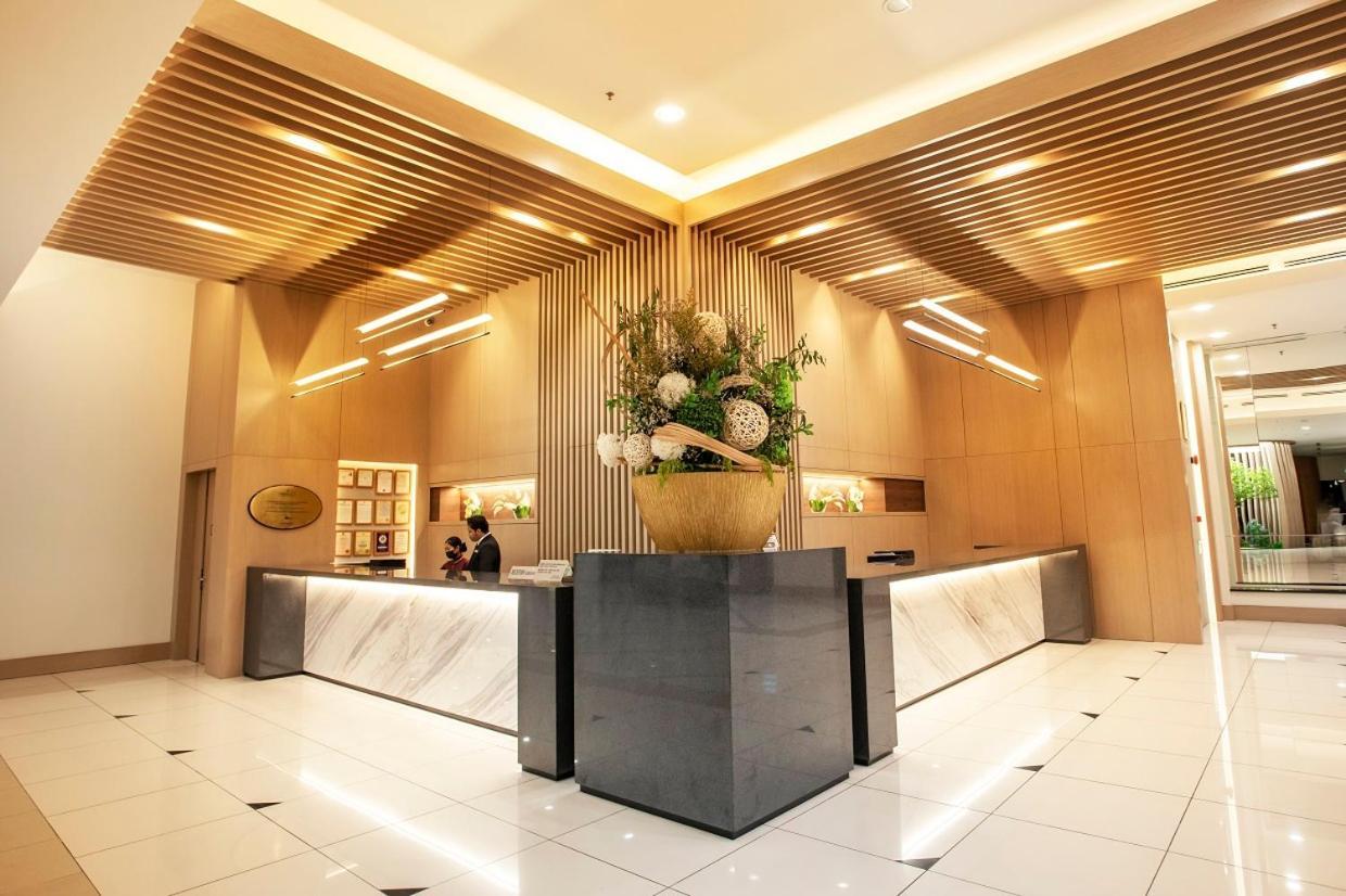 Nilai Springs Resort Hotel Exterior photo