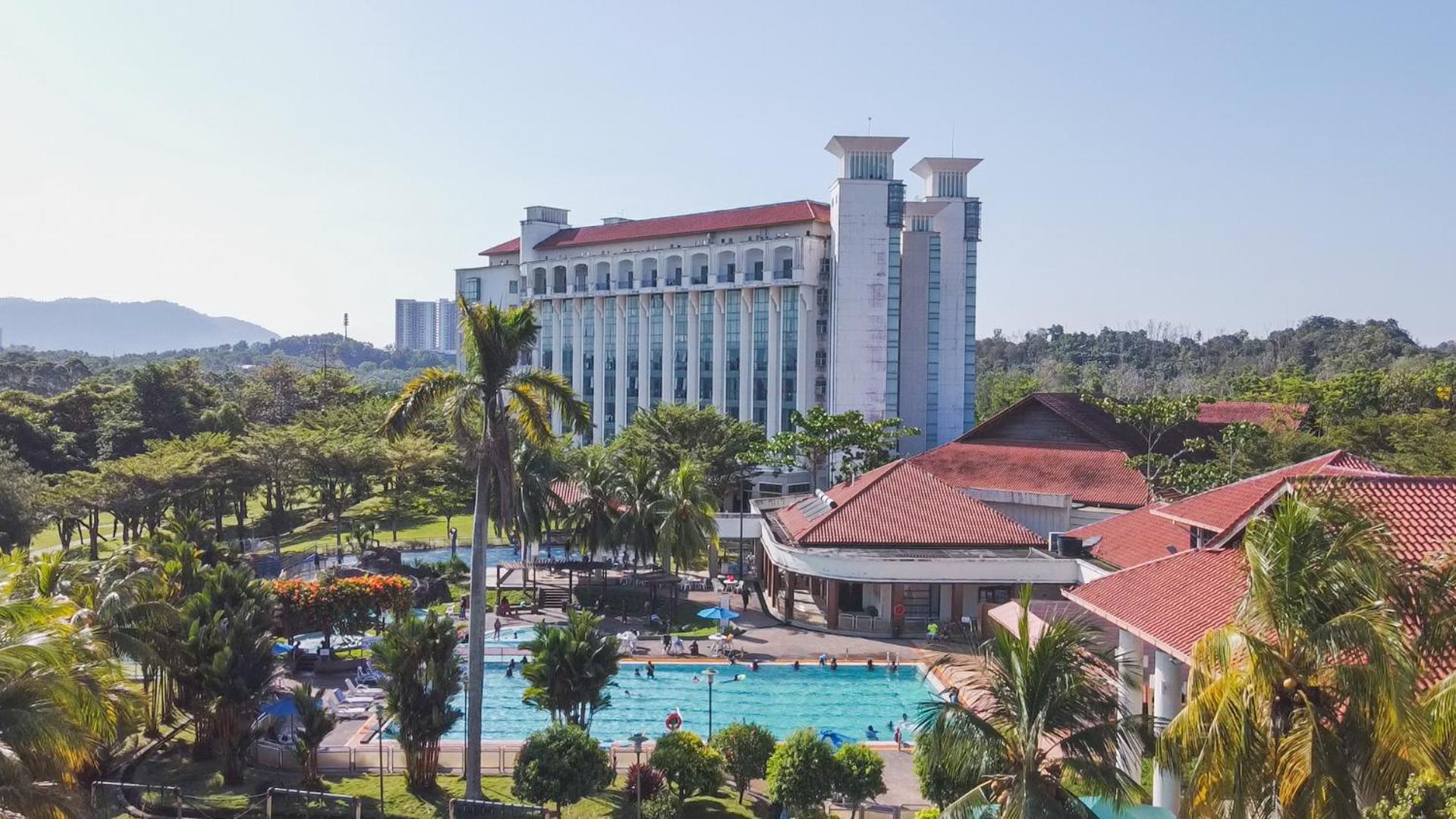 Nilai Springs Resort Hotel Exterior photo