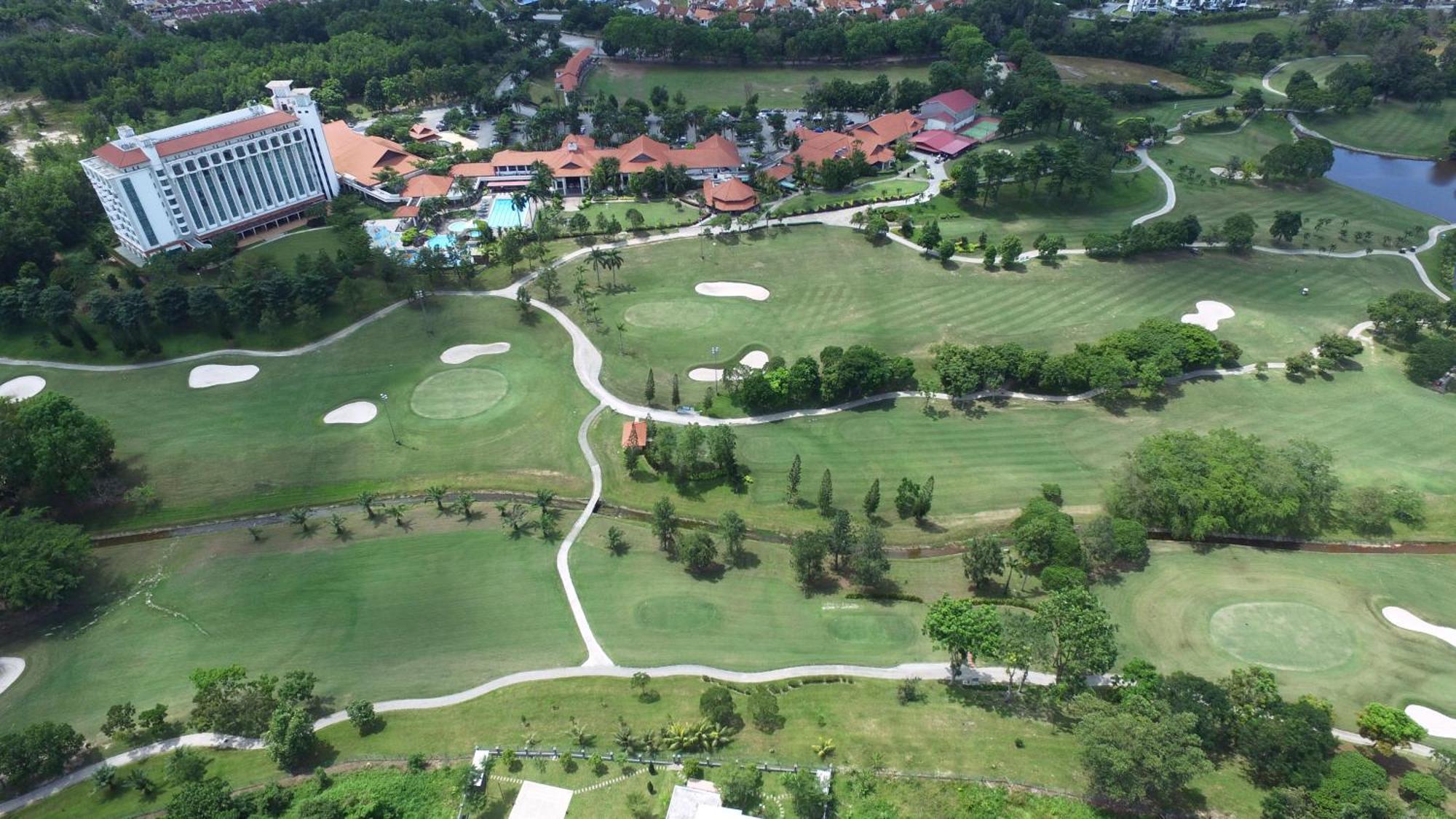 Nilai Springs Resort Hotel Exterior photo