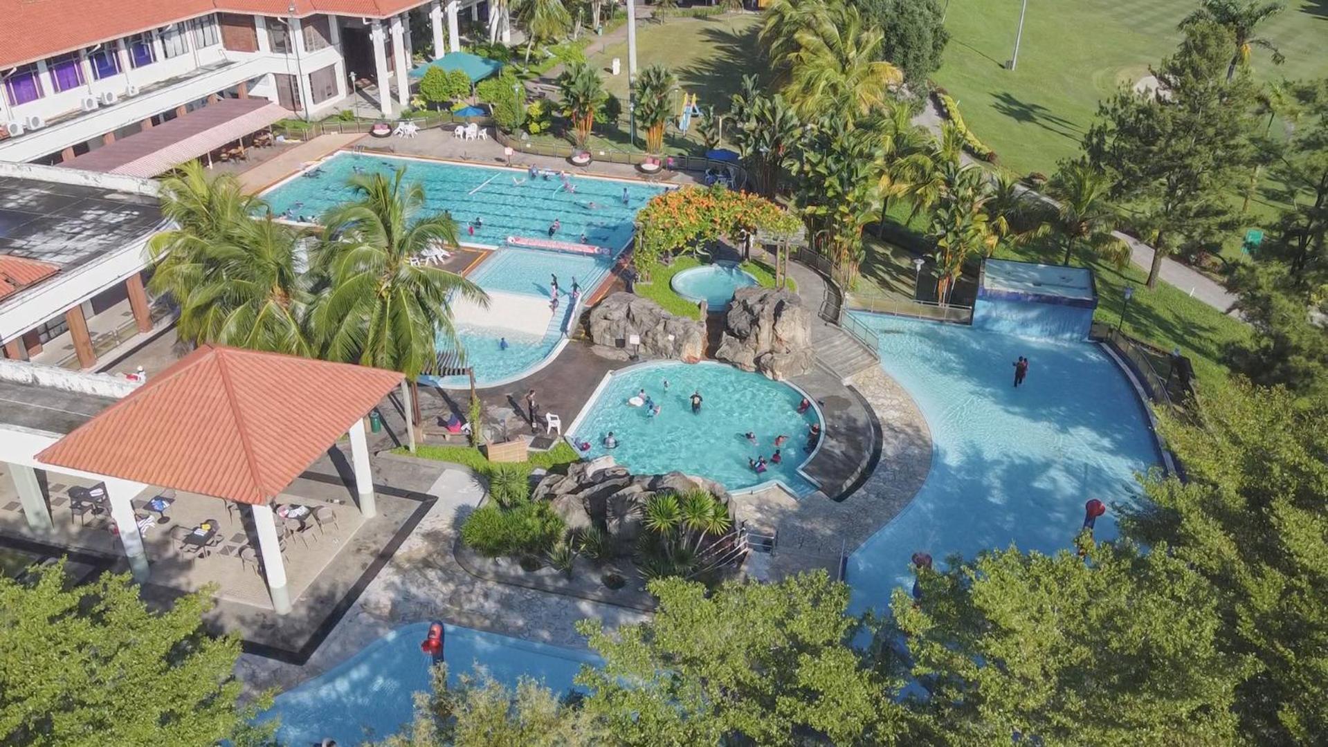 Nilai Springs Resort Hotel Exterior photo