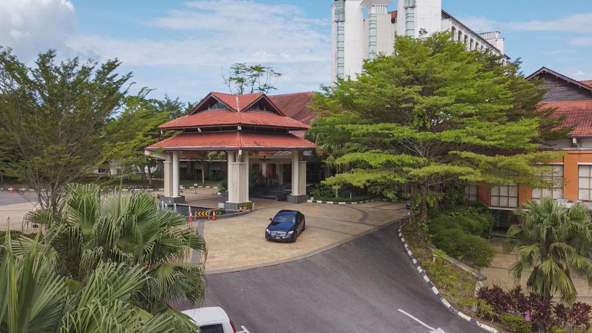 Nilai Springs Resort Hotel Exterior photo