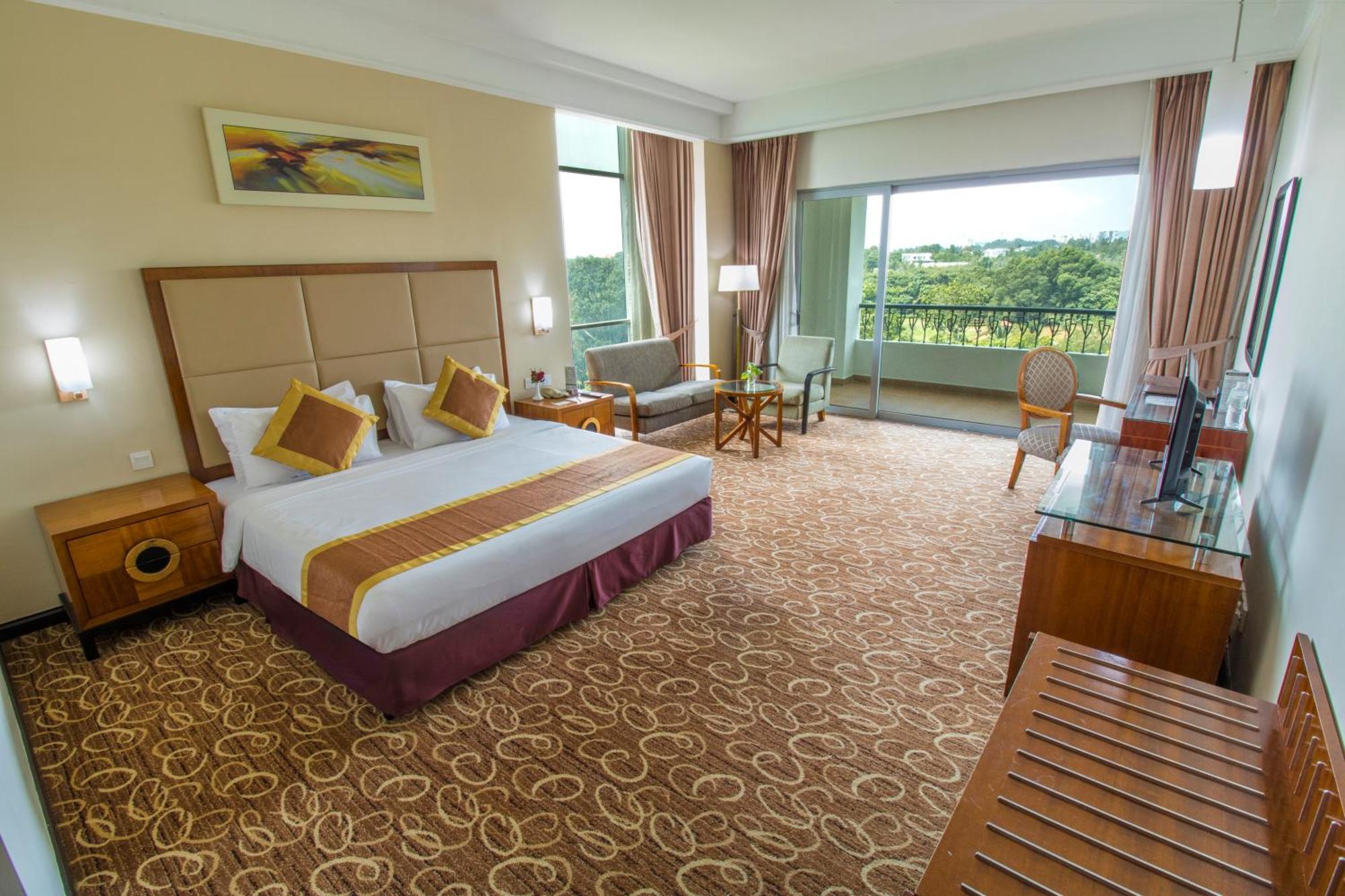 Nilai Springs Resort Hotel Exterior photo
